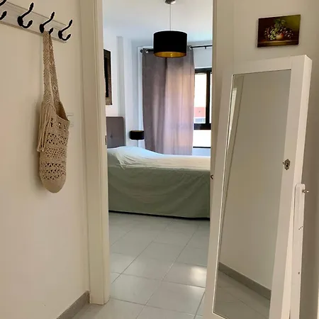 Schoene In Zentrum Von Apartamento